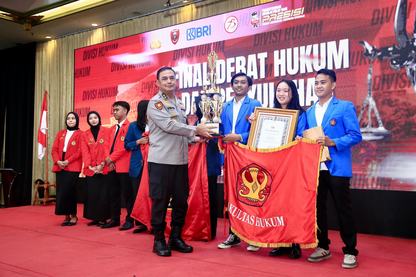 Undip Raih Juara 1 Lomba Debat Hukum, Kadivkum Polri: Jadi Wadah Mahasiswa Sikapi Permasalahan Hukum