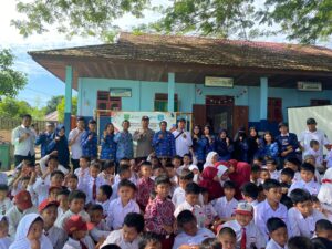 Polsek Sambaliung Sosialisasikan Bahaya Bullying di SD 005 Sambaliung