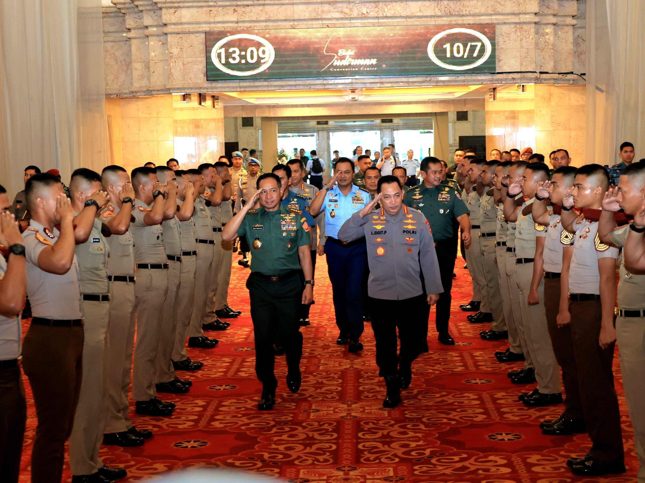 Kapolri dan Panglima TNI Beri Pembekalan Memukau kepada Capaja TNI-Polri.