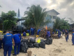 Polri Peduli Lingkungan: Aksi Jumat Bersih oleh Sat Polairud Polresta Balikpapan