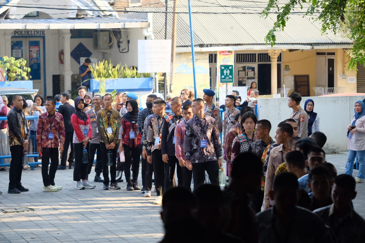 Orang Tua Calon Taruna Akpol Melepas Rindu di Udinus Semarang: Melihat Saja Sudah Cukup Bahagia