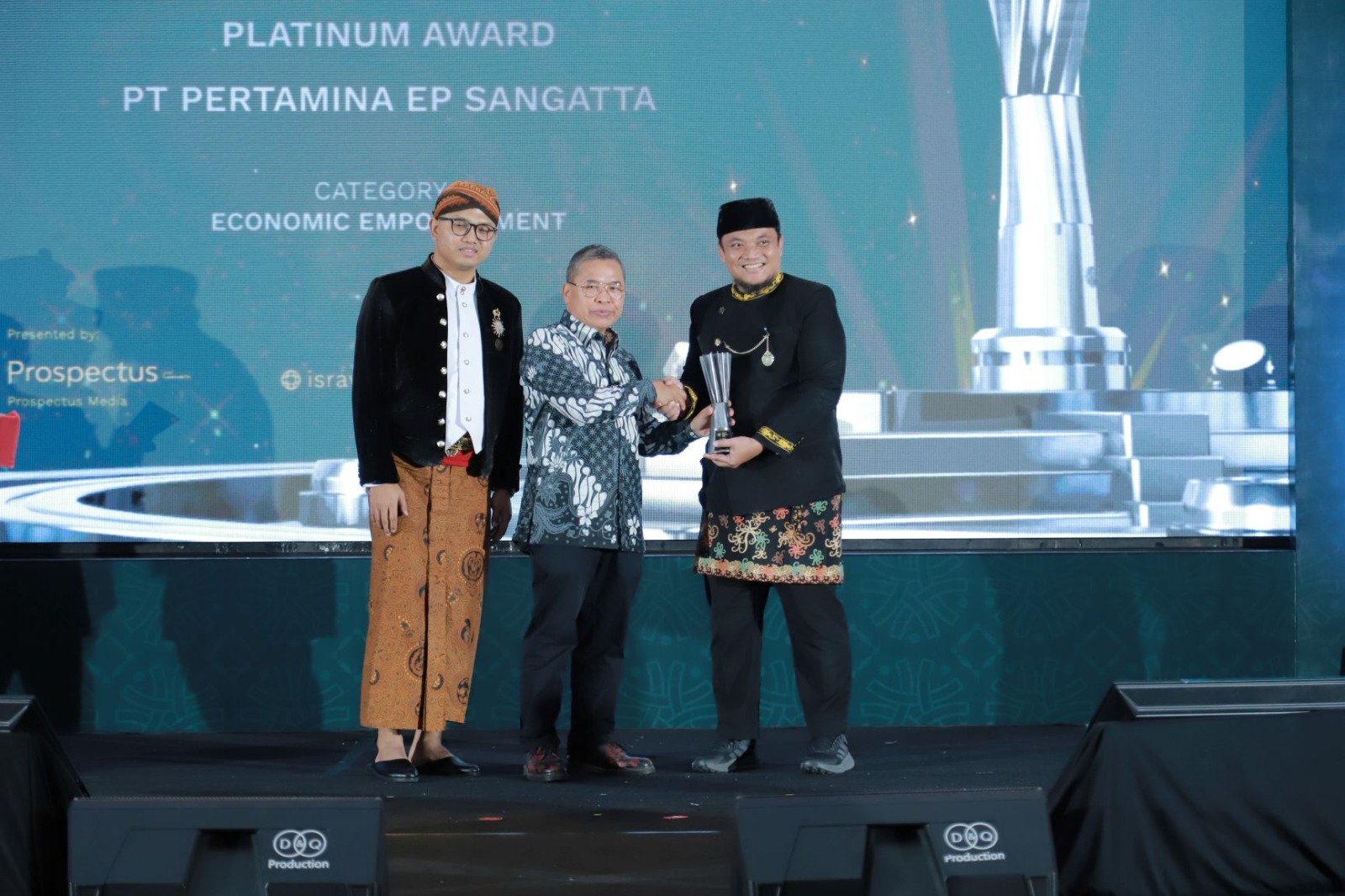 Grup PT Pertamina Hulu Indonesia Raih 12 Penghargaan di Indonesia Social Responsibility Award 2024.