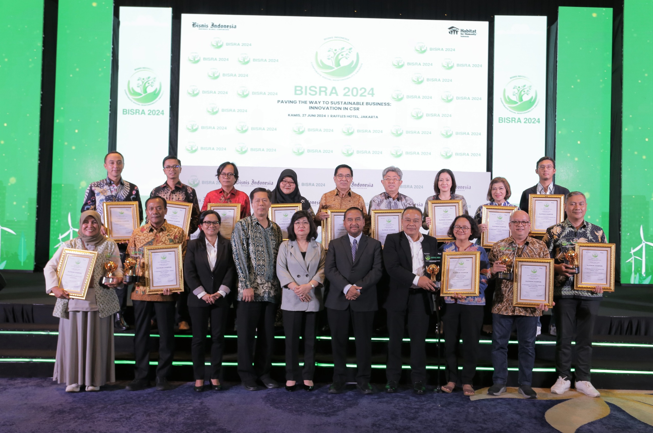 PT Pertamina EP (PEP) Sangatta Field dan PEP Sangasanga Field berhasil meraih penghargaan Platinum Champion dalam Bisnis Indonesia Corporate Social Responsibility Awards 2024 pada Kamis (27/6).