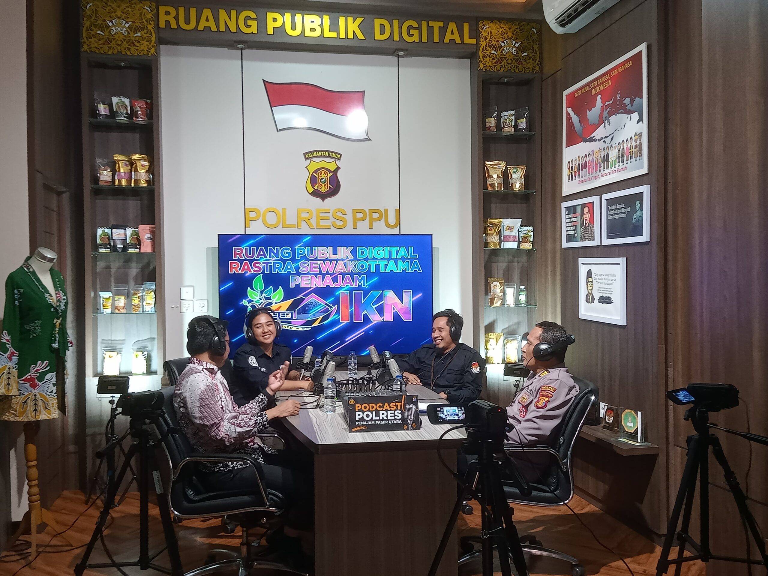 Podcast Polres PPU: Mengupas Tuntas Persiapan Pilkada 2024 Bersama Ketua KPU dan Ketua Bawaslu