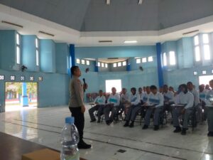 POLSEK SUNGAI PINANG GELAR SOSIALISASI SADAR HUKUM DI SMKN PELAYARAN KALIMANTAN