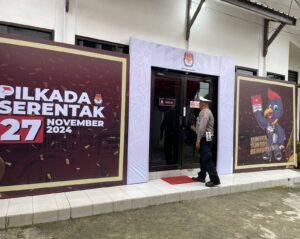 Pengamanan Ketat Kantor KPU Balikpapan dalam Operasi Mantab Praja Mahakam 2024