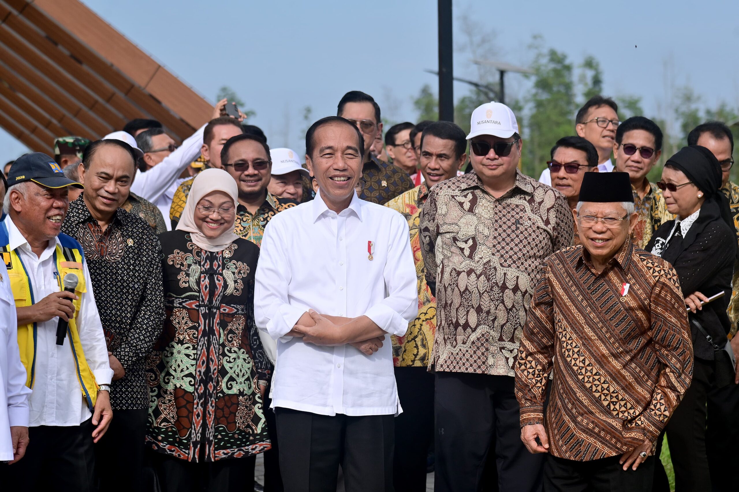 Menjelang Sidang Paripurna, Jokowi Ajak Kabinet Nikmati Udara Pagi dan Jelajahi IKN