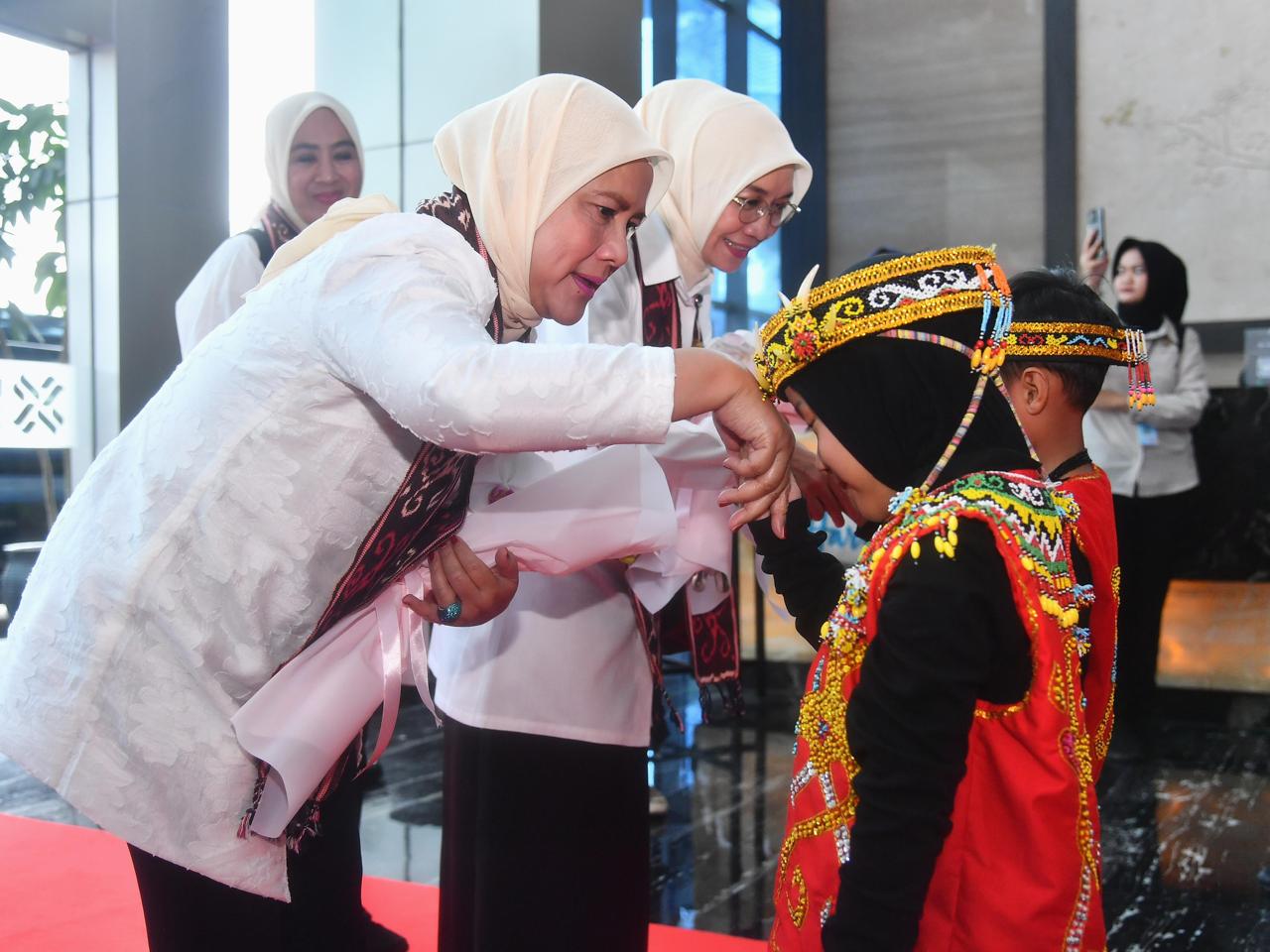 Ibu Iriana dan Ibu Wury